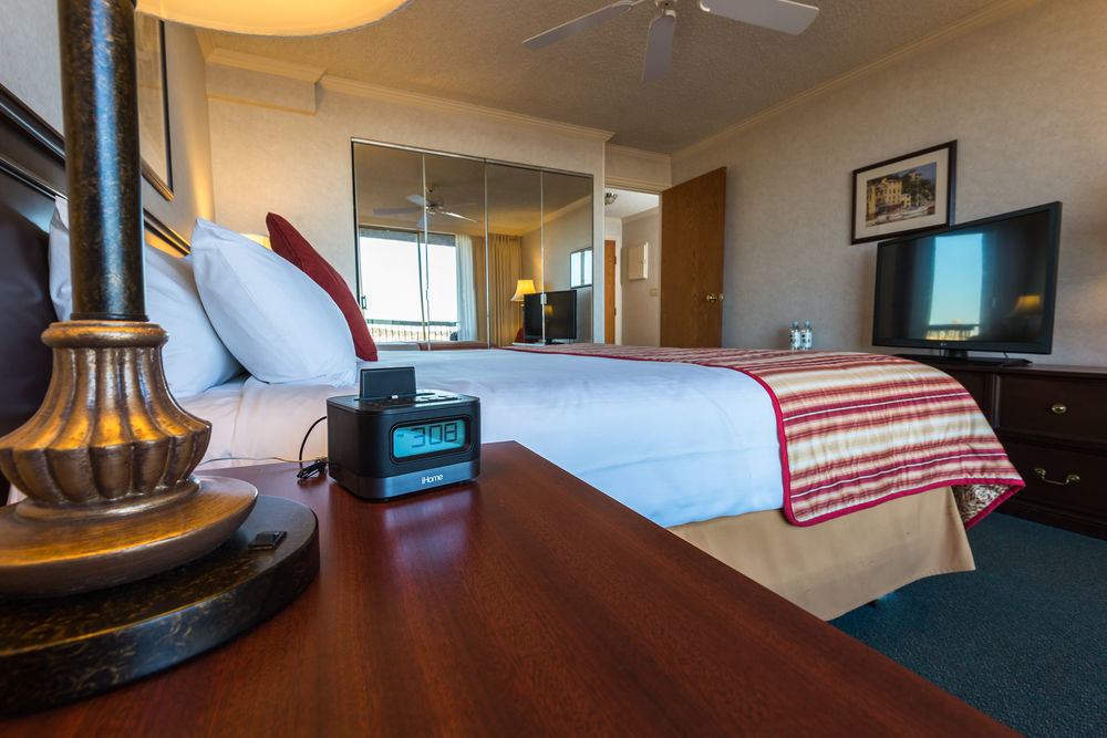 Harbour Towers Hotel & Suites Victoria Extérieur photo