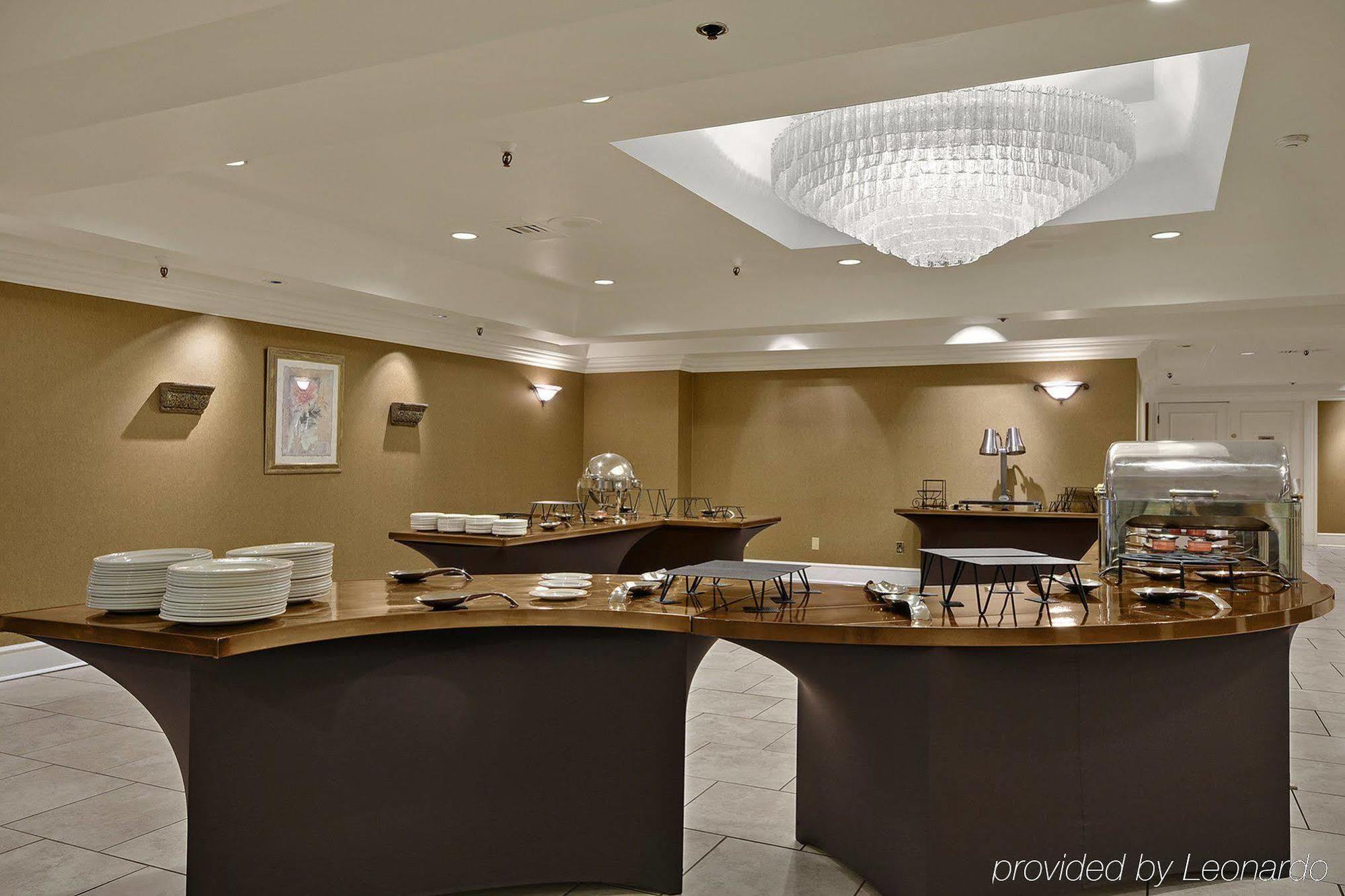 Harbour Towers Hotel & Suites Victoria Extérieur photo